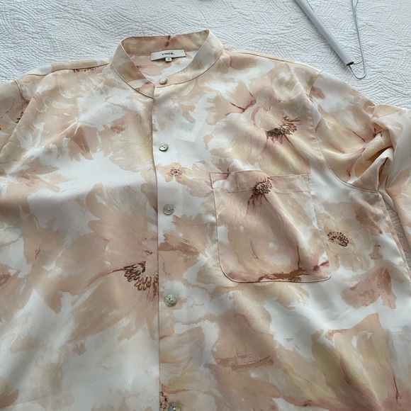 Vince floral blouse, peach, pink.  Never worn , new with tags. - Picture 3 of 3